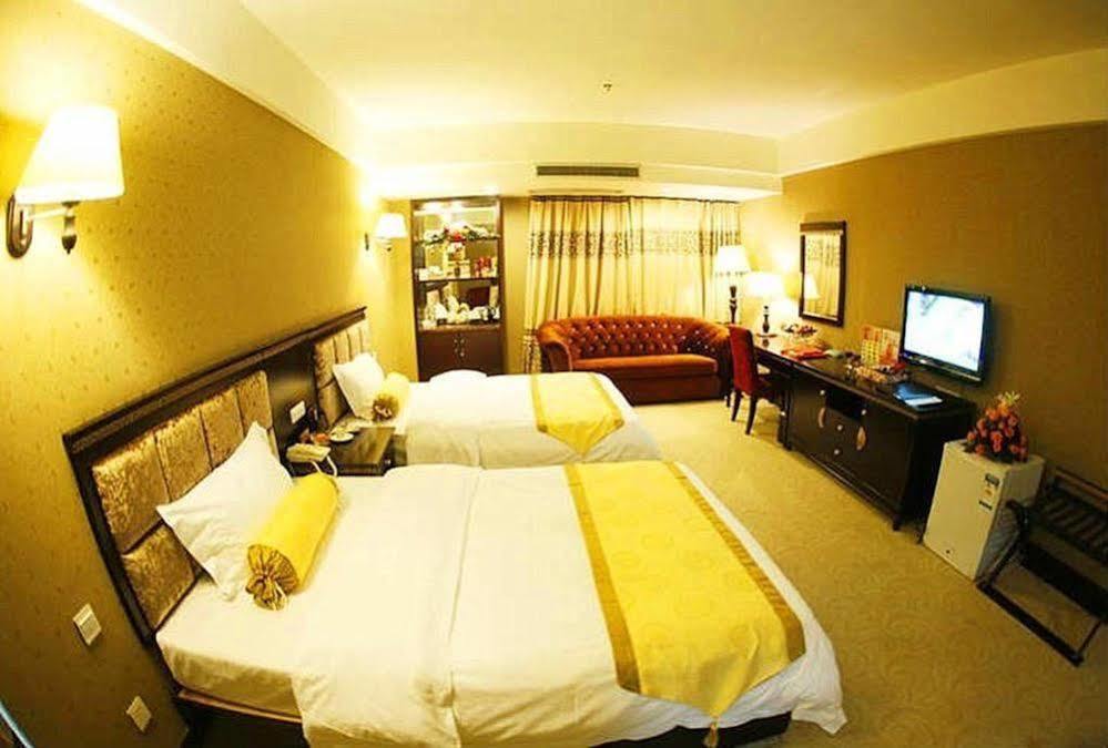 New Beacon Runfeng International Hotel Wuhan Exterior photo