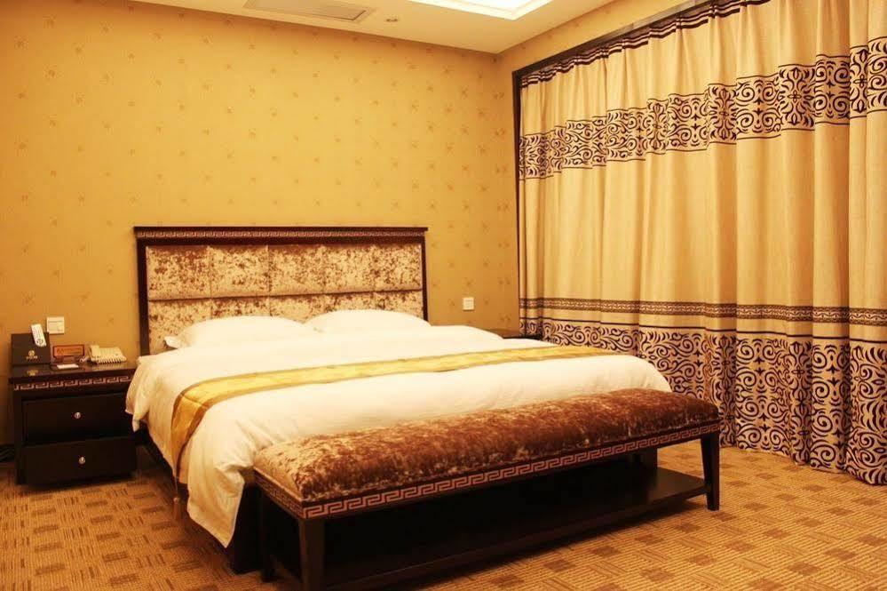 New Beacon Runfeng International Hotel Wuhan Exterior photo